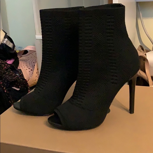 Open-toe booties - Picture 2 of 3